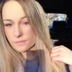 Meet your Posher, Angelica